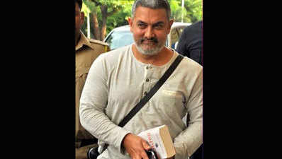 मोटापे से परेशान हुए आमिर खान, सांस लेने और चलने में हो रही दिक्कत