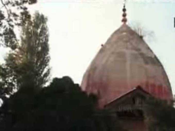 कश्मीर में बाढ़ के बाद मुस्लिमों की मदद से बना शिव मंदिर