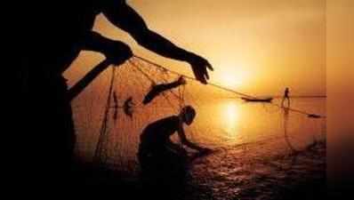 இலங்கை கடற்படையால் நாகை மீனவர்கள் 15 பேர் கைது