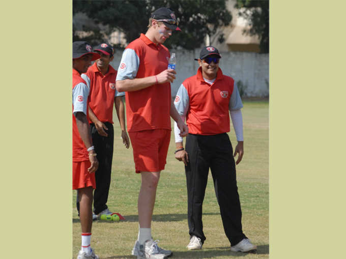 ये हैं दुनिया के 11 सबसे लंबे क्रिकेटर