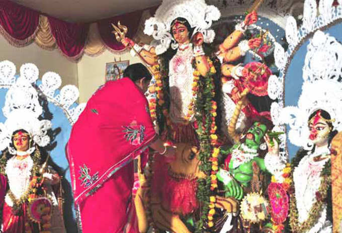 तस्वीरें: महाअष्टमी पर देशभर में हो रही मां गौरी की पूजा