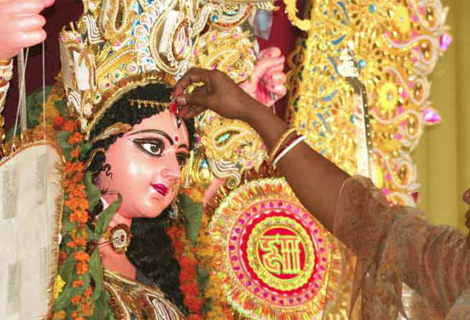 तस्वीरें: महाअष्टमी पर देशभर में हो रही मां गौरी की पूजा