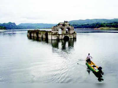 ನೀರಿನಿಂದ ಮೇಲೆದ್ದ 16ನೇ ಶತಮಾನದ ಚರ್ಚ್