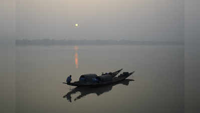 বর্ষা চলে যেতেই হেমন্তের শিরশিরানি