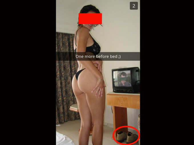 पत्नी ने भेजा सेक्सी फोटो, पति ने मांगा तलाक!
