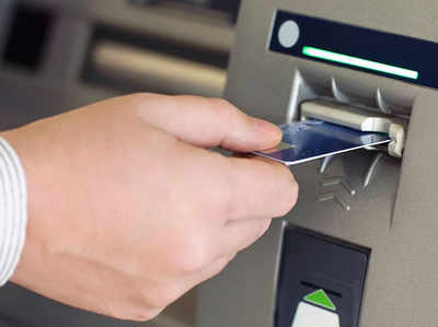 ATM इस्तेमाल करते वक्त धोखाधड़ी से इस तरह रहें सेफ