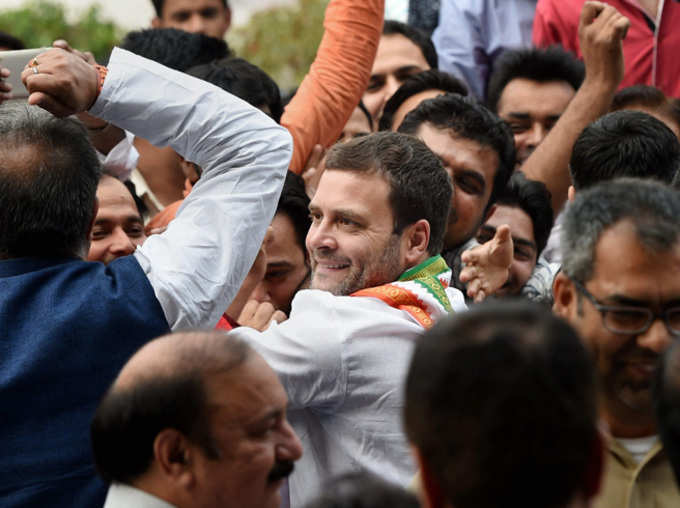 राहुल गांधी को इतना खुश आपने कभी नहीं देखा होगा!