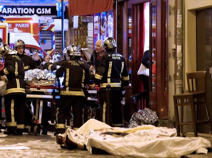 तस्वीरों में: पैरिस में पसरा आतंक का खौफ