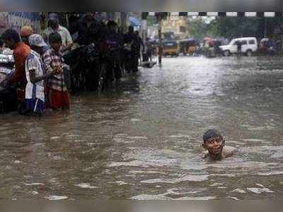 కుండపోత వర్షాలతో తమిళనాడు అతలాకుతలం