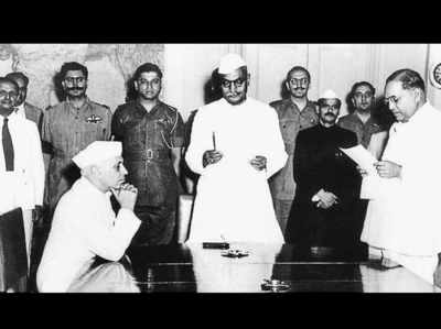 आम्बेडकर के साथ नेहरू की भी उपलब्धियों का बखान हो: कांग्रेस