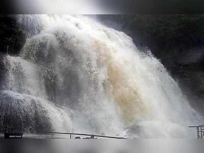 குற்றாலம் அருவியில் குளிக்கத் தடை