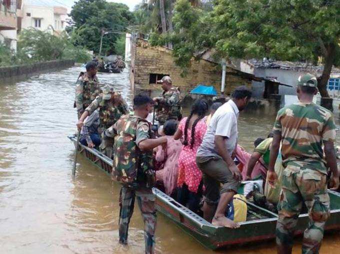 चेन्नै की बाढ़ में सेना के जवानों ने लगाई जान की बाजी