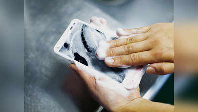 साबुन लगाकर पानी से धो सकेंगे यह स्मार्टफोन
