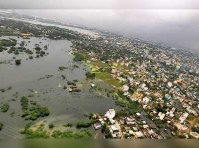 மழை வெள்ள பாதிப்பிலிருந்து மெதுவாக மீண்டுவரும் சென்னை