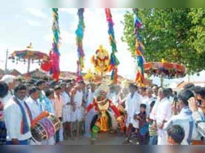 ಮಲ್ಲಯ್ಯನಪುರದಲ್ಲಿ ಕೊಂಡೋತ್ಸವ