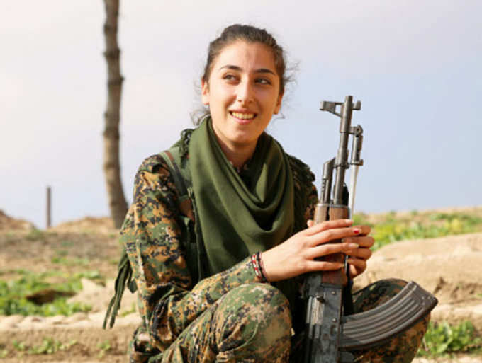 तो इसलिए महिला सैनिकों से खौफजदा है ISIS