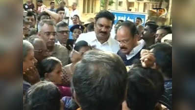 Venkaiah Naidu meets flood victims 