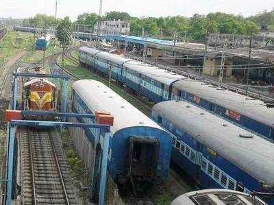 परियोजनाएं पूरी करने में देरी से रेलवे की लागत 1.07 लाख करोड़ रुपये बढ़ी: कैग
