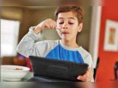 ऑनलाइन कैंडी गेम्स के बाद हाई कैलरी-फूड खाते हैं बच्चे