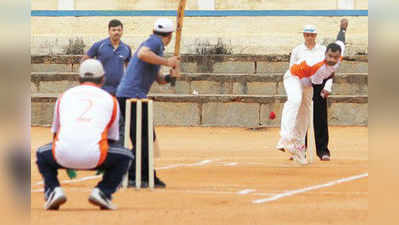 ಟೆನಿಸ್ ಬಾಲ್ ಕ್ರಿಕೆಟ್‌ನ ಚಕ್ರವರ್ತಿ