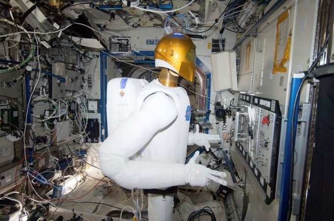 रोबोनॉट 2 - अंतरिक्षयात्री
