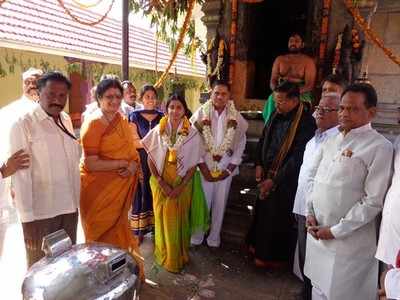 ಆನೆಗೊಂದಿಗೆ ನ್ಯಾ.ಅನಿಲ್ ಧವೆ ಭೇಟಿ