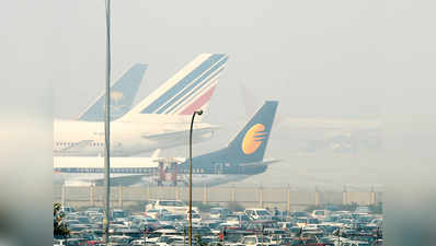 कोहरे के कारण इंदिरा गांधी अंतरराष्ट्रीय हवाईअड्डे पर विमानों की आवाजाही प्रभावित