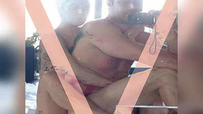 लेडी गागा ने कराया मंगेतर के साथ कैनवस पर सेक्स का फोटोशूट