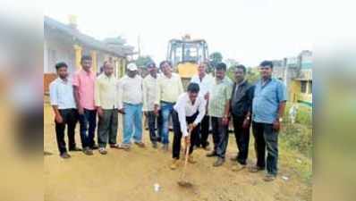 ರಸ್ತೆ ಕಾಮಗಾರಿಗೆ ಗ್ರಾಪಂ ಅಧ್ಯಕ್ಷ ಚಾಲನೆ