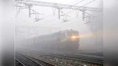 घने कोहरे ने रोकी दिल्ली की रफ्तार, ट्रेन-फ्लाइट सेवा बाधित