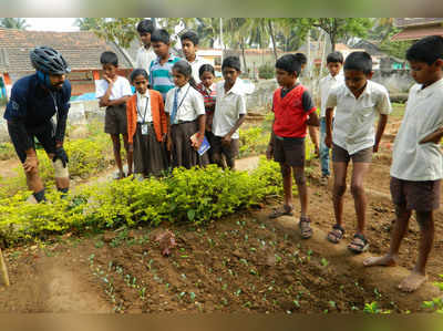 ಮಕ್ಕಳ ಪ್ರತಿಭೆ ಗುರುತಿಸಿ ಪ್ರೋತ್ಸಾಹಿಸಿ