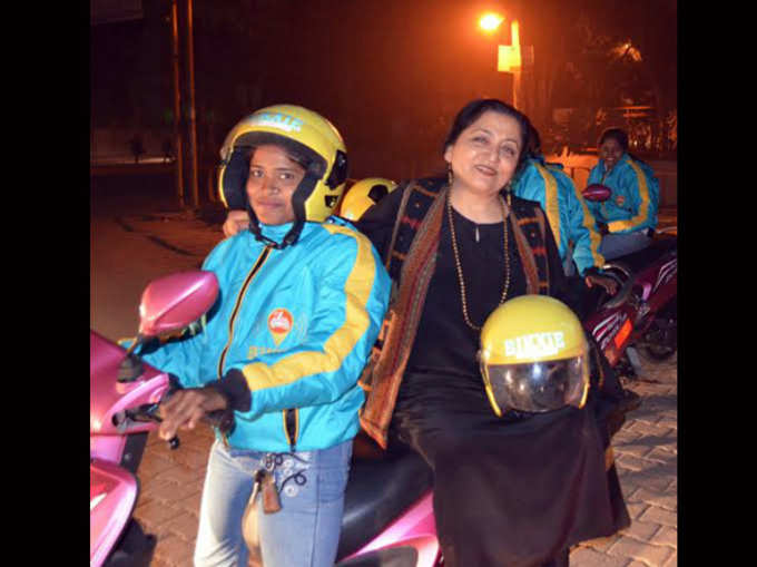 गुड़गांव में लड़कियों के लिए शुरू हुई बाइक टैक्सी
