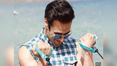 Pulkit Samrat replaces dumb-bells with Bharti 