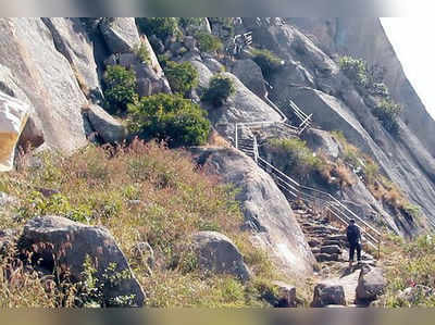 ಮೆಮೋರಿ ಬಾಕ್ಸ್: ಕಡಿದಾದ ಹಾದಿಯಲ್ಲಿ ಇರಿದ ಆತಂಕ