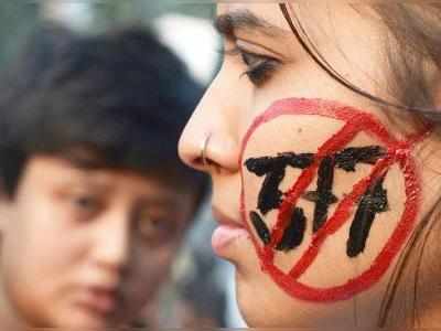 समलैंगिकताः धारा 377 पर SC में फिर होगी सुनवाई, 5 जजों की बेंच के पास गया मामला