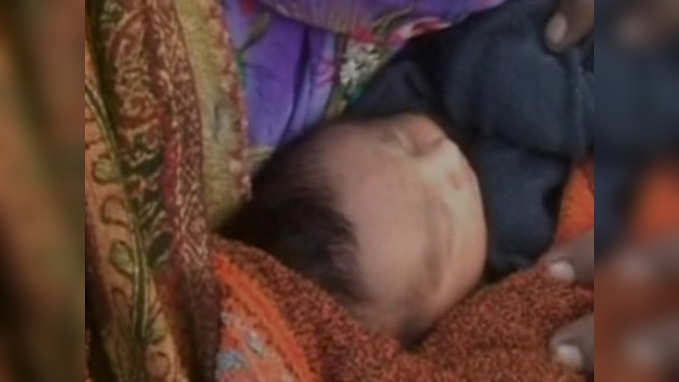 Agra: Newborn found in garbage dump 