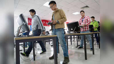 चीन में स्कूली लड़कों को मर्दानगी सिखा रहे हैं पुरुष टीचर