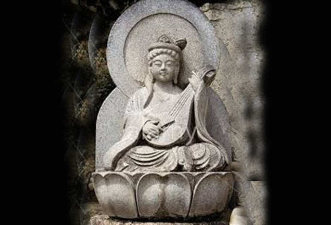 जापान में अलग अंदाज में होती है देवी सरस्वती की पूजा
