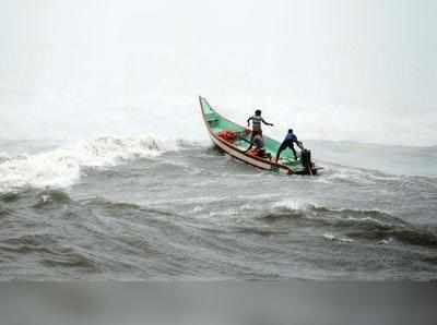 மீனவர்கள் காலவரையற்ற வேலைநிறுத்தம் அறிவிப்பு