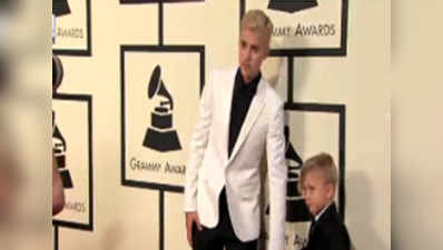 Watch: Celebs walk red carpet at 2016 Grammy Awards 