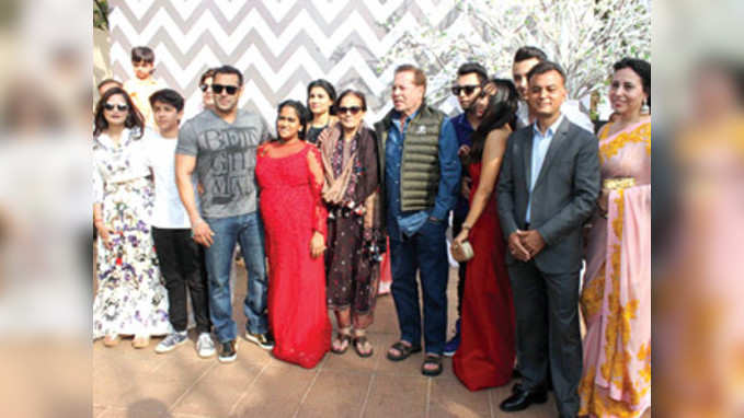 Arpita Khans baby shower: Family picture 