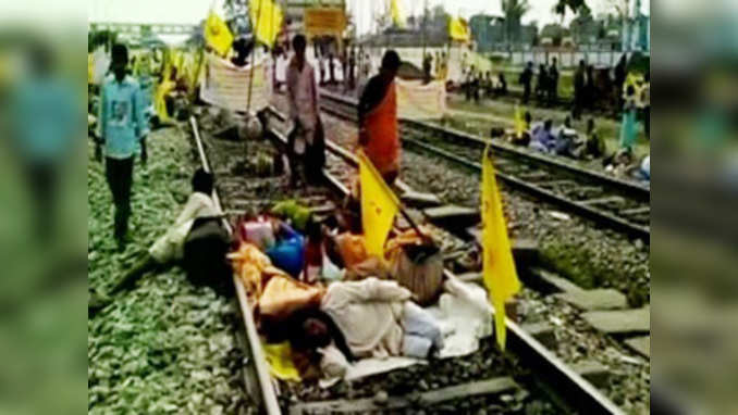 West Bengal: 3,000 protesters block rail route, demand new state 