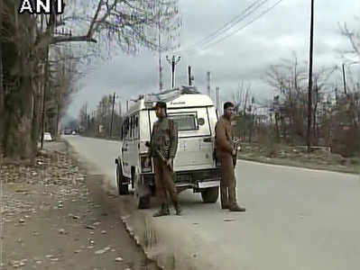 J&K: आतंकी हमले में CRPF के तीन जवान शहीद, 10 घायल