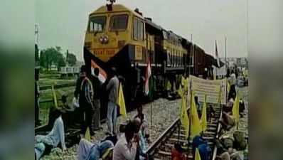अलग राज्य की मांग पर कूच बिहार में रेल रोको, नॉर्थ-ईस्ट से रेल संपर्क कटा