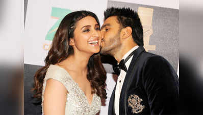 Ranveer Singh kisses Parineeti Chopra 