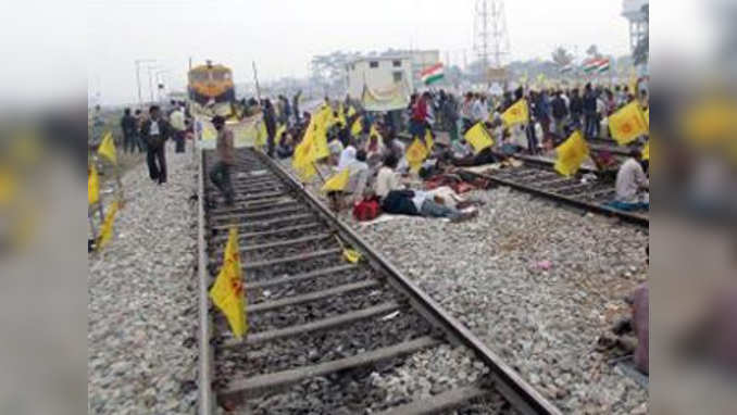 Demand for UT status: Cooch Behar rail roko enters fourth day 