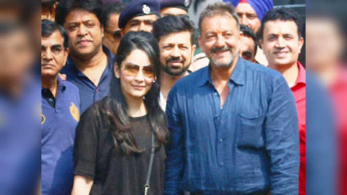 Sanjay Dutt received by wife Manyata at Pune airport 