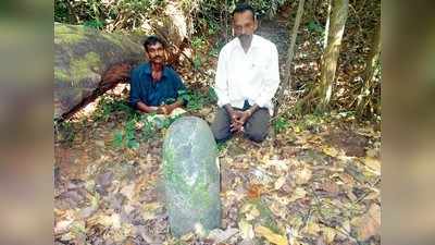 ಕಾಡಿನಲ್ಲಿ ದಿನಾ ಬೆಳೆಯುತ್ತಿದೆ ಶಿವಲಿಂಗ