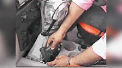 गुजरात में अपराधी दे रहे हैं पुलिसवालों को कोचिंग