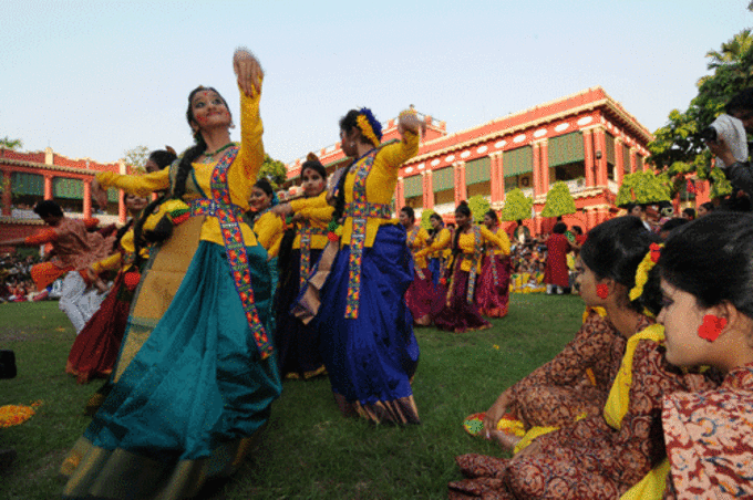 আগামী রং